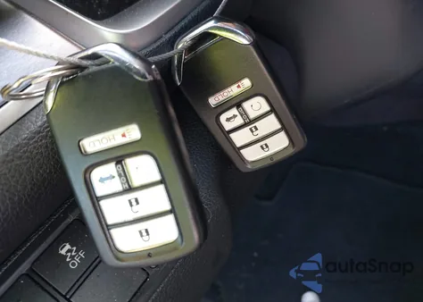 2017 Honda Civic Touring из США, поврежденный, VIN 19XFC1F96HE010323